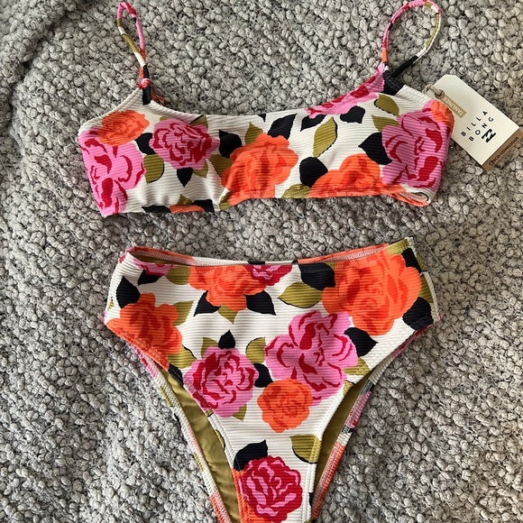 Billabong Other - NWT Billabong Magic Garden Bikini